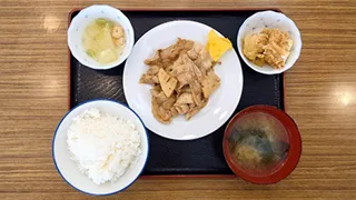 学生食堂のメニュー 豚肉みそ炒め定食