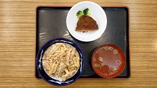 学生食堂のメニュー ネギチャーシュー丼